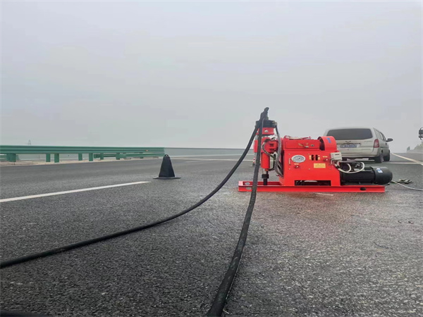 延吉马路路基路面开裂下沉注浆加固灌浆